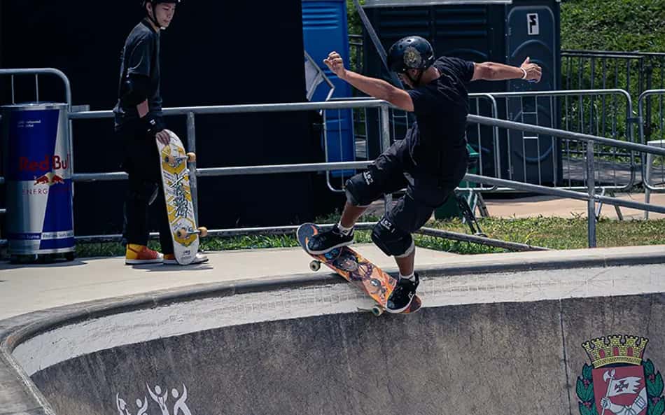 Com emoção de Luizinho, Brasil coloca legião do park nas quartas do Mundial de Skate