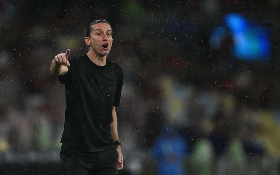 Filipe Luís em Flamengo x Lanús (Foto: MAURO PIMENTEL / AFP)