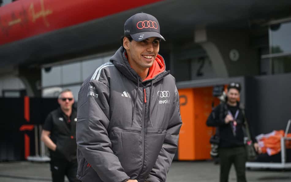 Gabriel Bortoleto em ação no GP da China pela F1 2026 (Foto: Jade GAO / AFP)