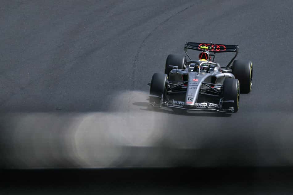 Gabriel Bortoleto, da Audi, no GP do Japão pela F1 2026 (Foto: ANDREW CABALLERO-REYNOLDS / AFP)
