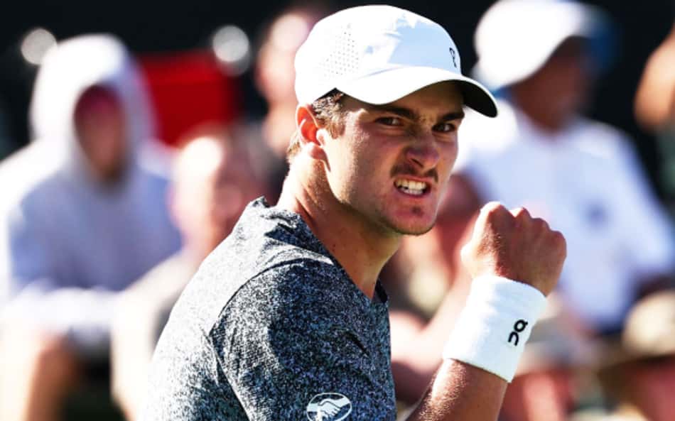 João Fonseca comemora ponto na vitória histórica sobre Khachanov em Indian Wells (Divulgação)