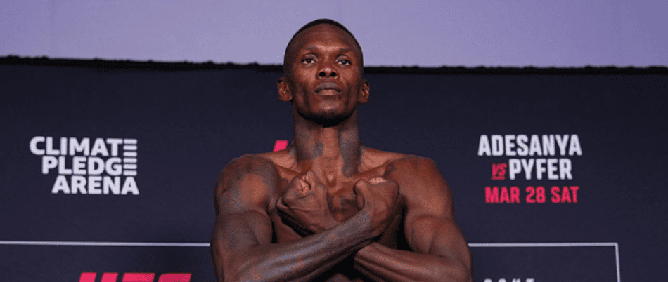 Israel Adesanya na pesagem do UFC Seattle (Foto: Reprodução/Instagram/UFC)
