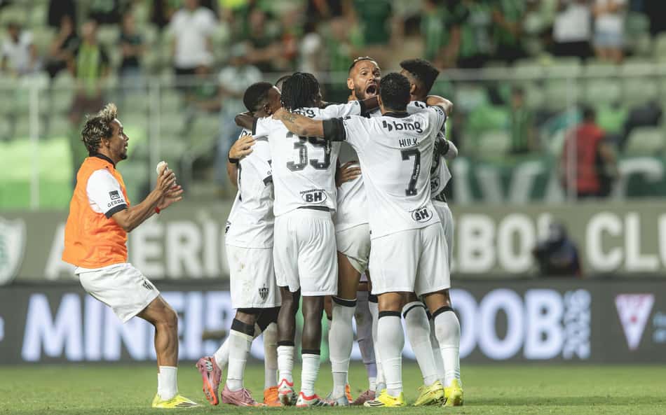 jogadores comemoram classificação contra o América (Foto: Pedro Souza / Atlético)