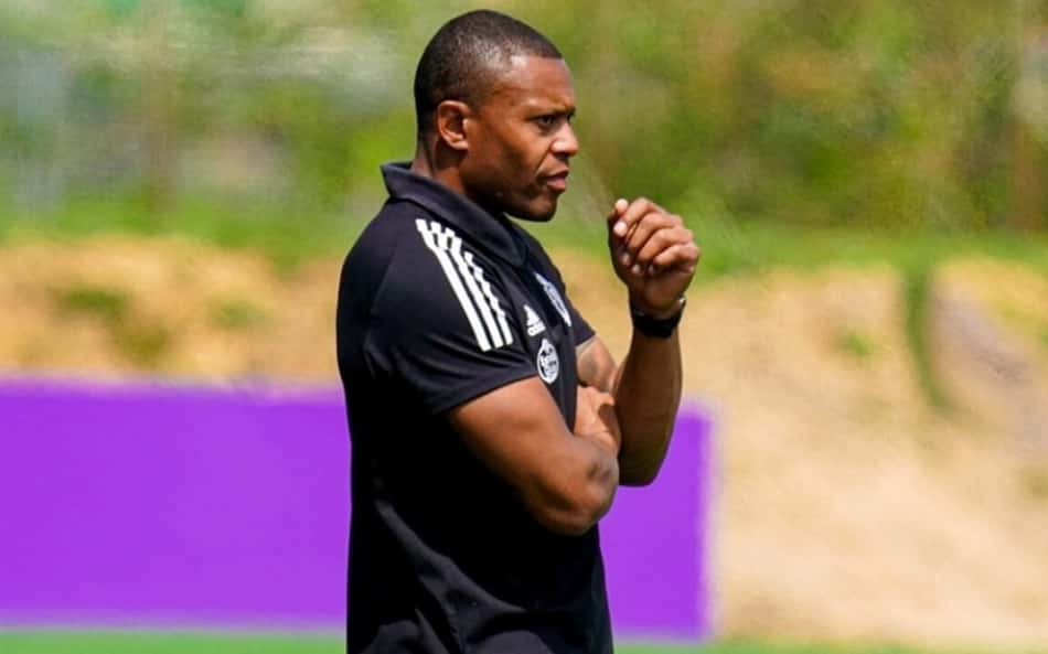 São Paulo estuda Júlio Baptista para ser técnico do Sub-20