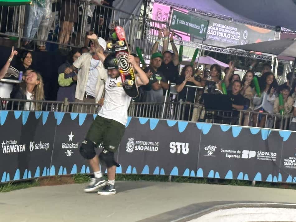 Kalani Konig comemora volta na final do Mundial de Skate (Foto: Beatriz Pinheiro/ Lance!)
