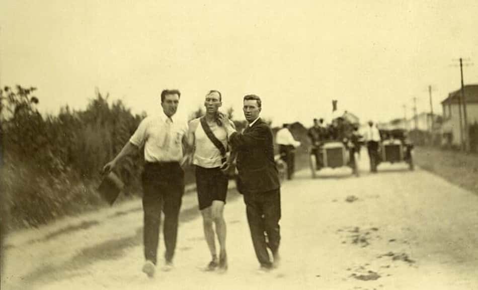 Maratona das Olimpíadas de Saint Louis foi marcada por situações inusitdas (Foto: Reprodução)