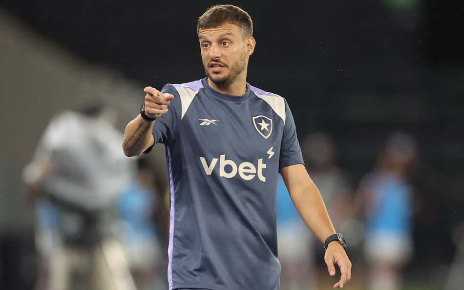 Decisão de Anselmi provoca reação de torcedores em Palmeiras x Botafogo: 'Oremos'