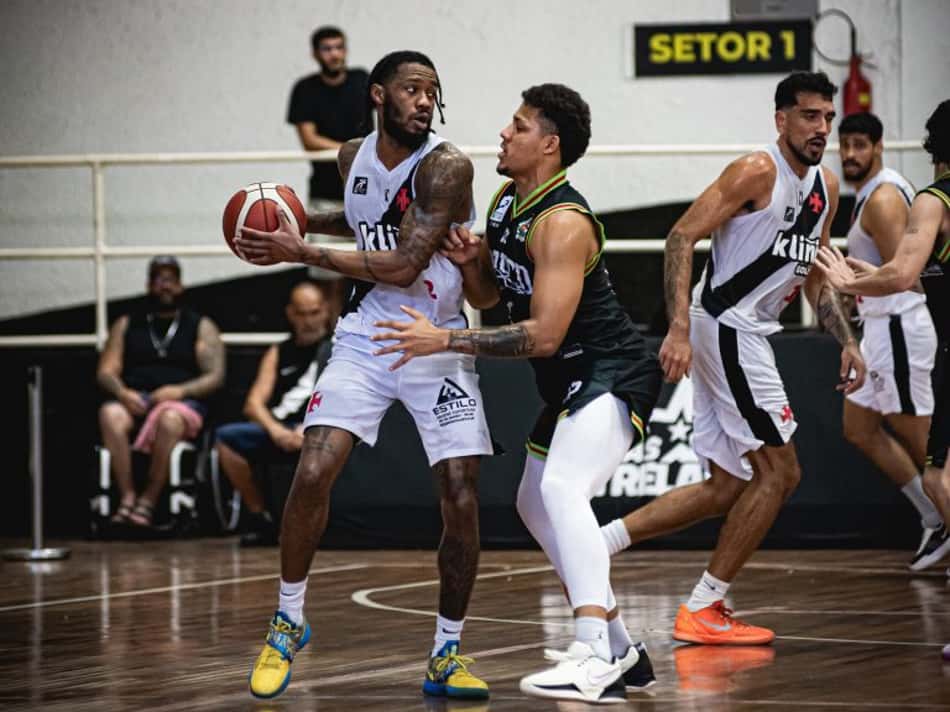 Lamar Morgan, do Vasco, foi o cestinha da partida contra o Osasco no NBB