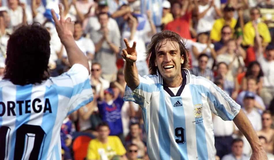 Ariel Ortega e Gabriel Batistuta tiveram que dar um trato no cabelo para irem à Copa de 1998