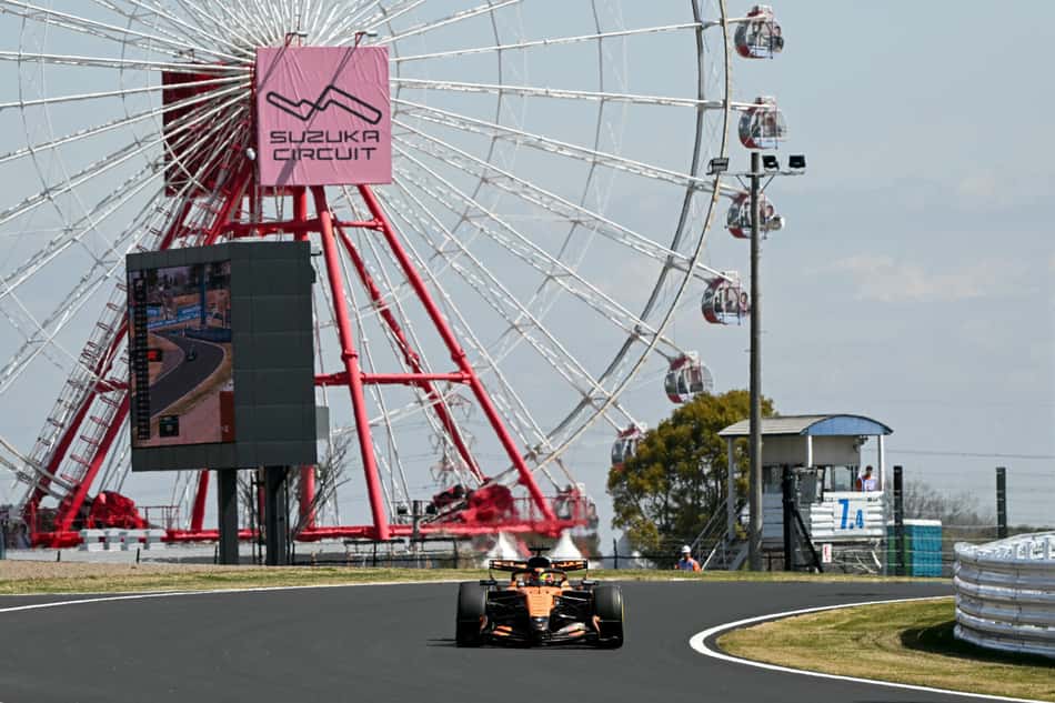 Oscar Piastri em ação no treino do GP do Japão na F1 2026 (Foto: Toshifumi KITAMURA / AFP)