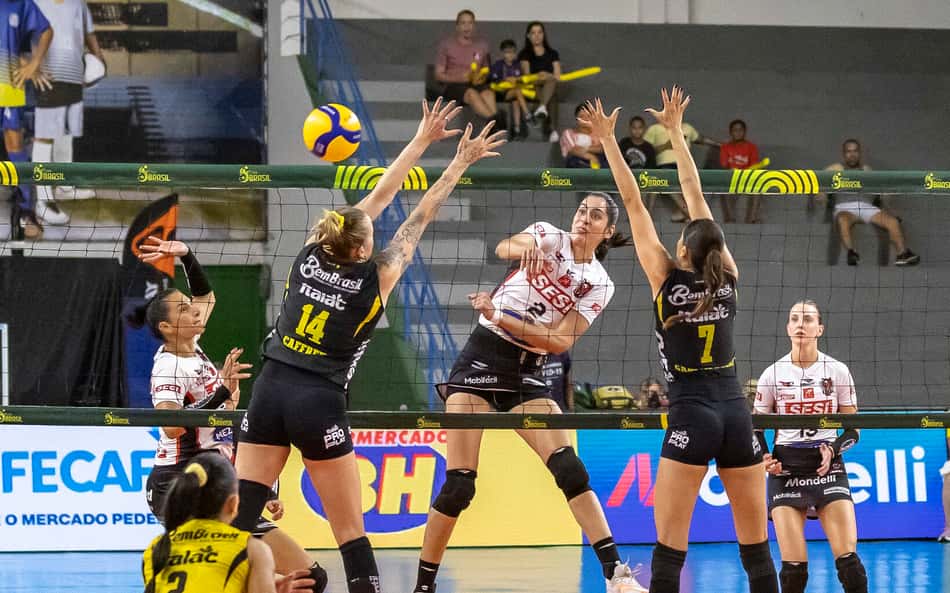 Praia Clube e Sesi Bauru disputaram as quartas da Copa Brasil feminina de vôlei