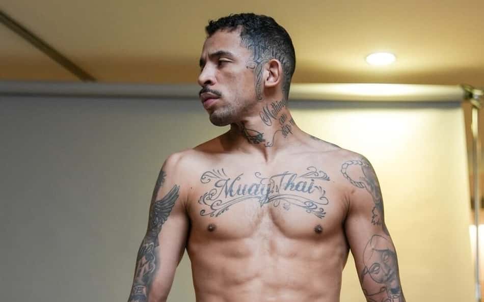 Carlos Prates no media day do UFC 322 (Foto: Reprodução/X/UFC)