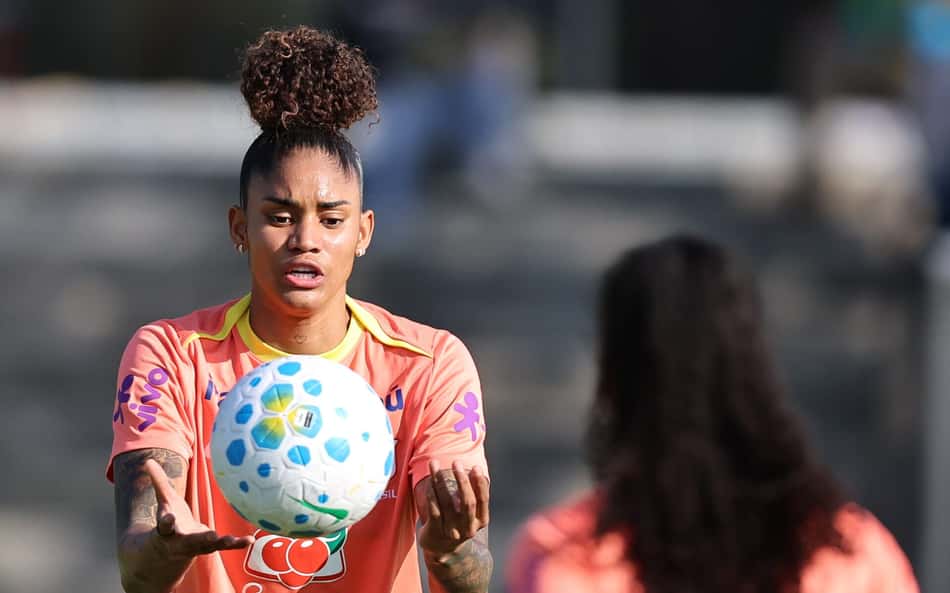 Tarciane durante treino da Seleção Brasileira. (Foto: Lívia Villas Boas/Staff Images/CBF)