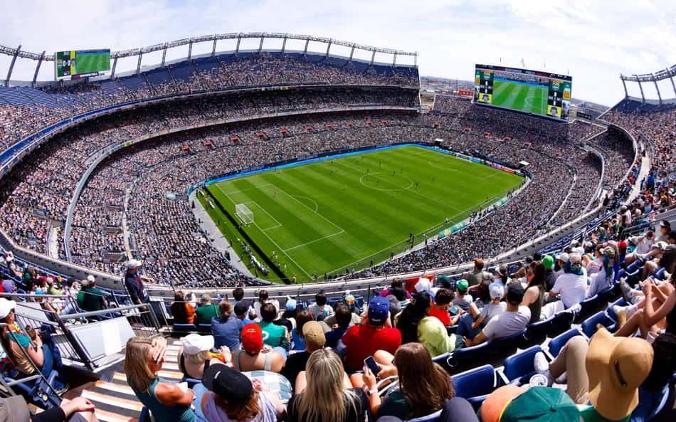 Clube recém-criado leva mais de 63 mil ao estádio e quebra recorde histórico no futebol feminino