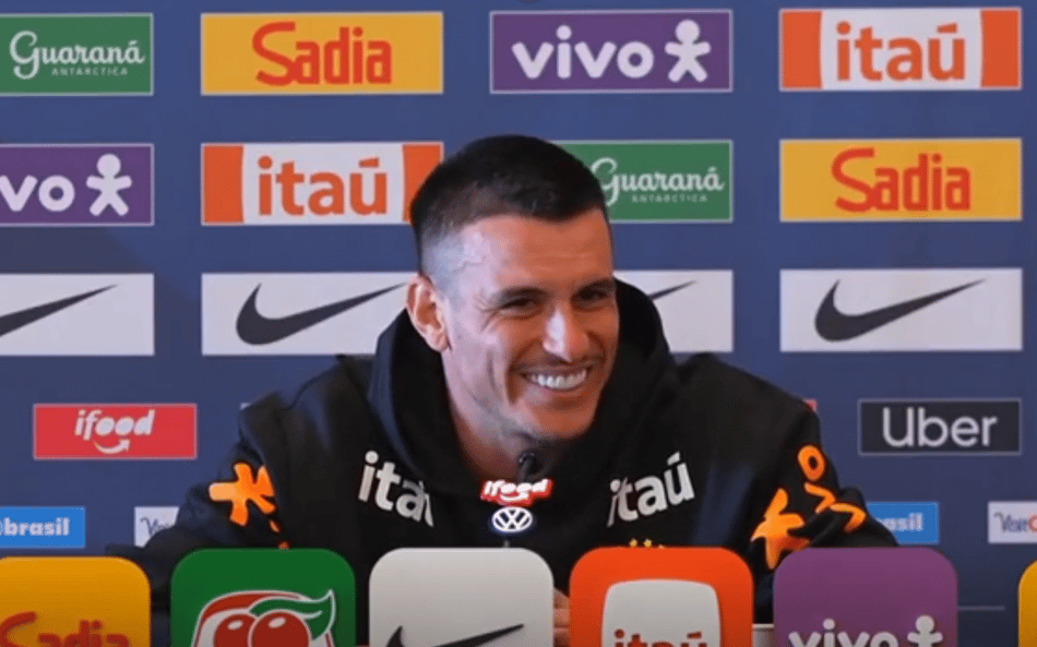 Ibañez detalha função tática com Ancelotti e relembra ausência em 2022