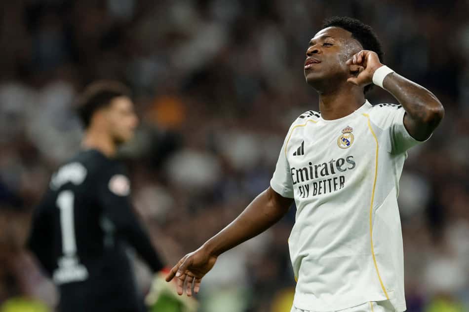 VIni Jr marcou duas vezes na vitória do Real Madrid sobre o Atlético de Madrid (Foto: Oscar DEL POZO / AFP)
