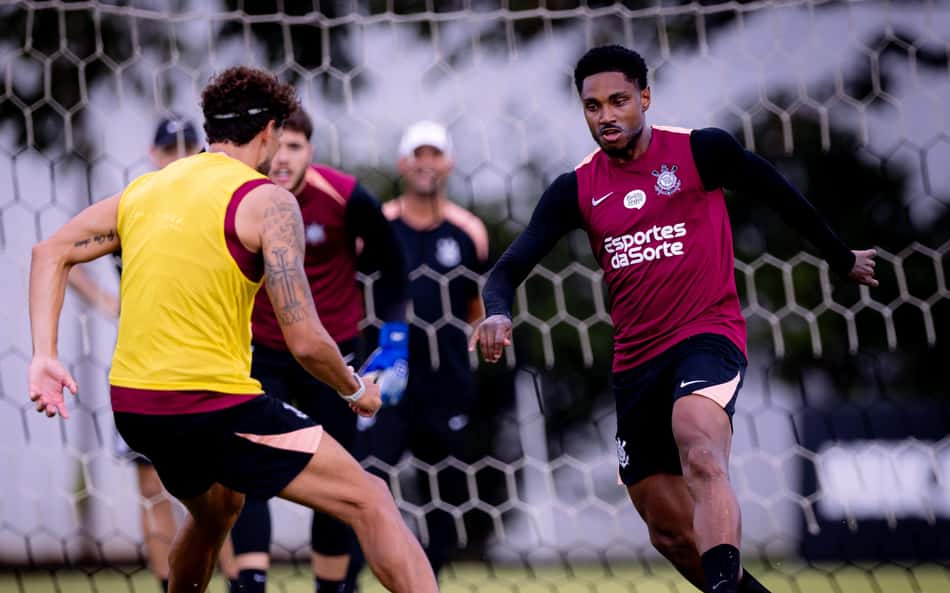 À espera de Diniz, técnico do Sub-20 comanda treino do Corinthians