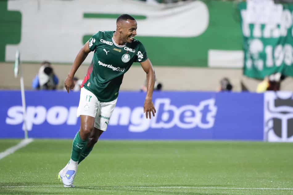 Marlon Freitas, volante do Palmeiras, comemora gol marcado