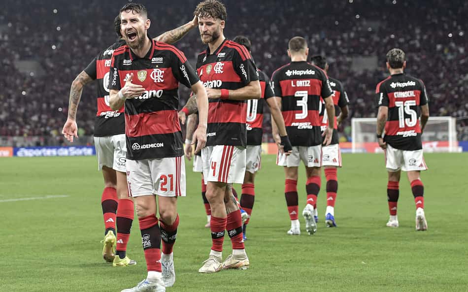 Torcida do Flamengo se rende a jogador criticado após vitória: 'Tem que ser dito'