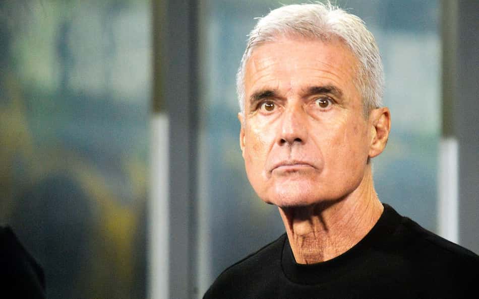 Torcida do Grêmio manda recado a Luís Castro após derrota para o Cruzeiro