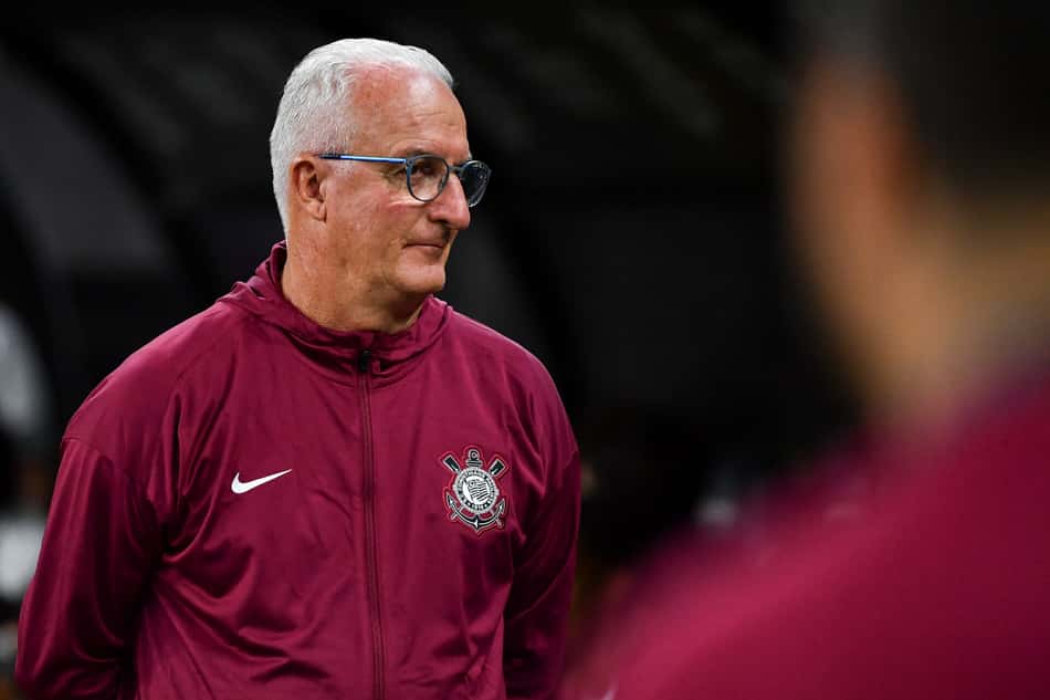 Dorival está entre os técnicos mais longevos do Corinthians na década; compare os números