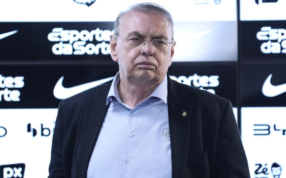 Presidente demite gerente de futebol do Corinthians
