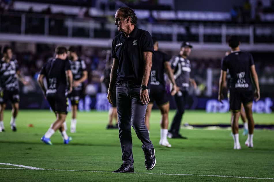 Cuca na Vila Belmiro durante duelo entre o Santos e o Atlético-MG. (Foto: Marcus Viniccius/MyPhoto Press/Folhapress)