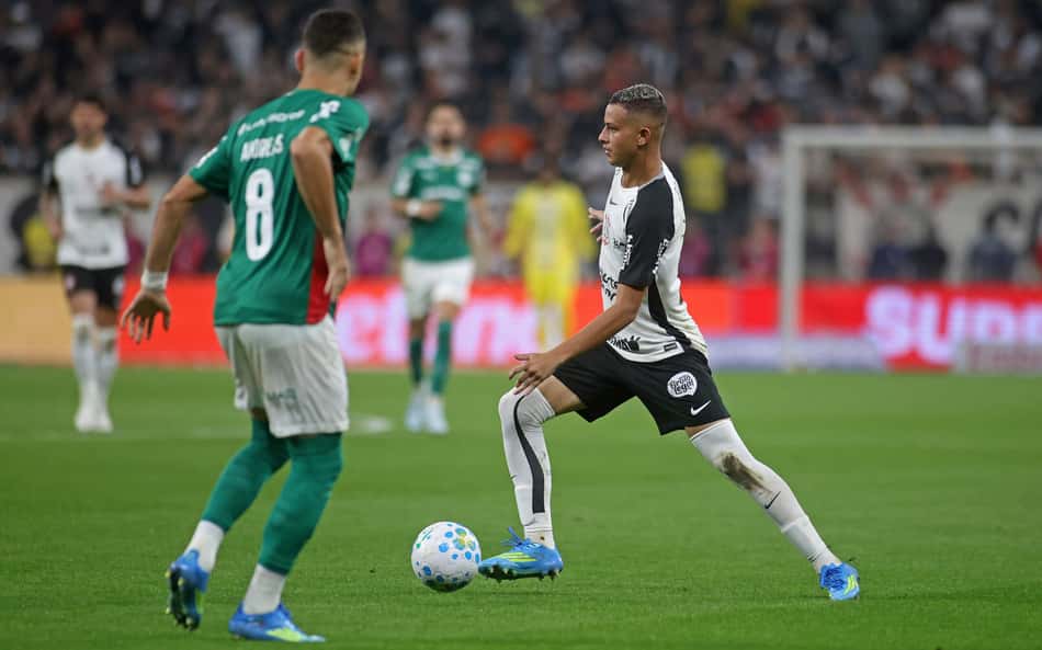 Chance perdida em Corinthians x Palmeiras viraliza: 'Impossível'