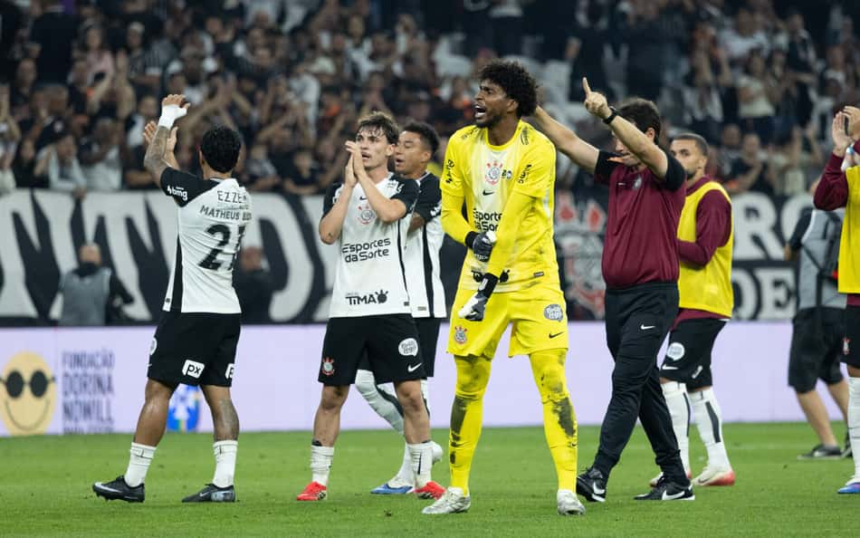 Sem vencer há dois meses em casa, Corinthians tenta quebrar jejum contra o Santa Fé