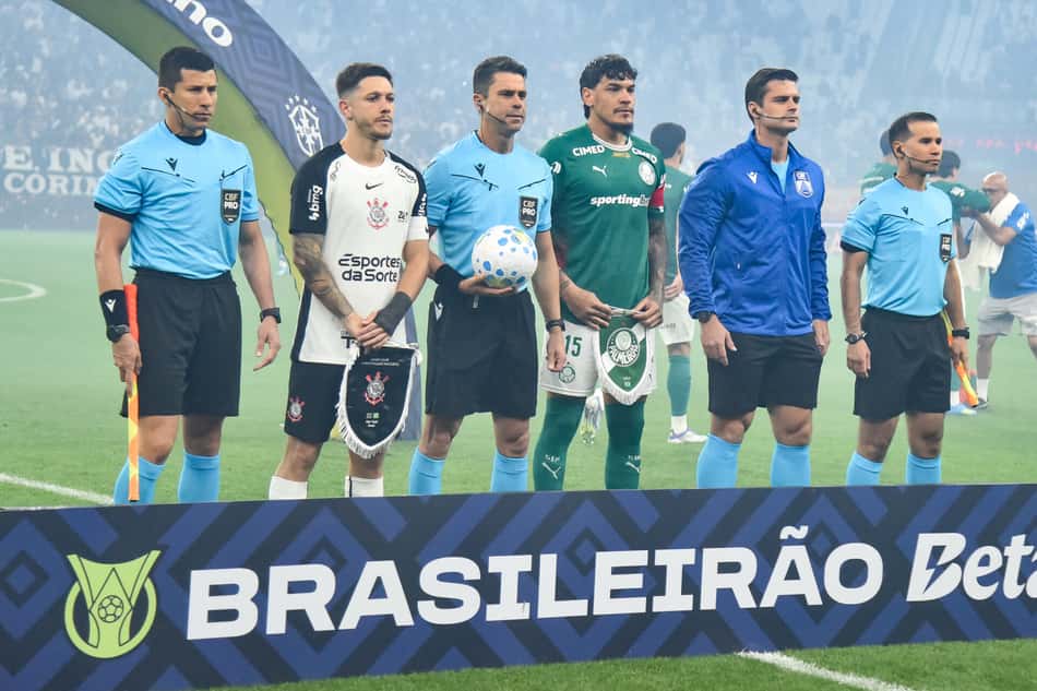 Clássico entre Corinthians e Palmeiras terminou em confusão (Foto:Roberto Casimiro /Fotoarena/Folhapress)