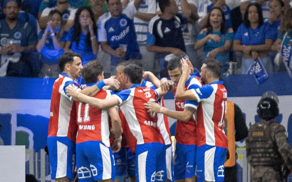 Cruzeiro leva gol no fim e é derrotado pela Universidad Católica no Mineirão