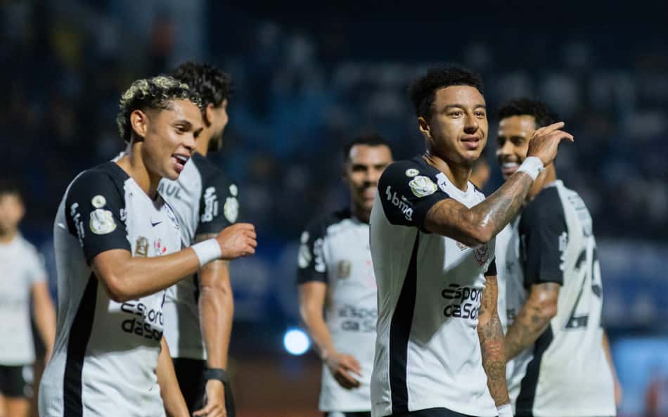 Lingard decide, Corinthians vence o Barra e abre vantagem na Copa do Brasil