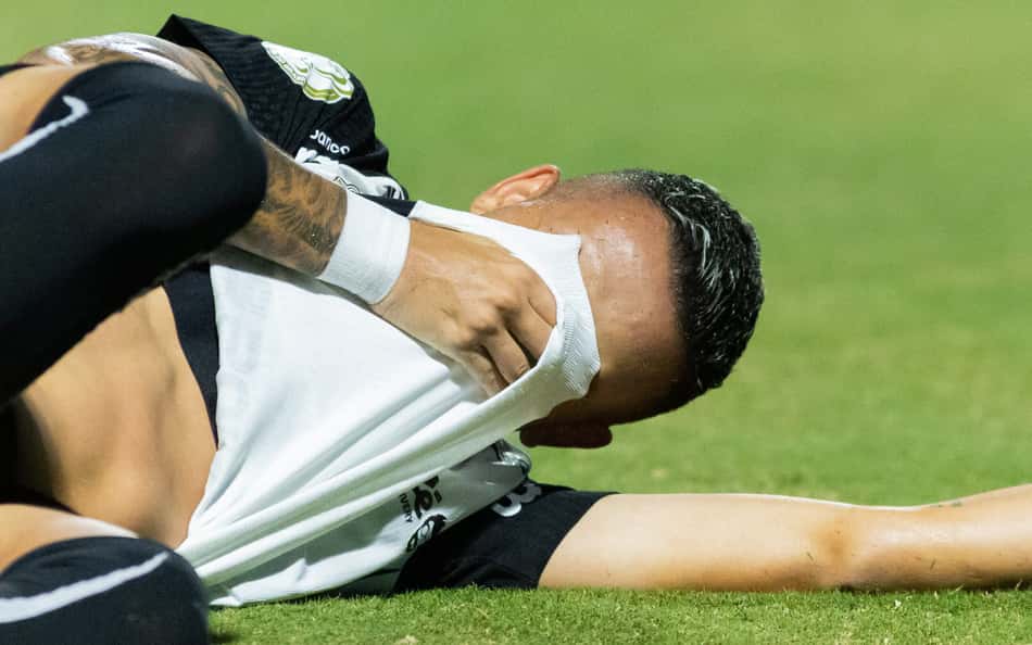 Atacante do Corinthians tem lesão no ligamento do joelho e vai passar por cirurgia