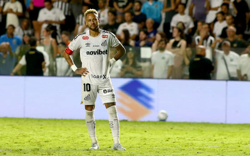 Neymar em duelo do Santos pela Copa do Brasil, na Vila Belmiro. (Foto: Mauricio De Souza/AGIF/Folhapress)