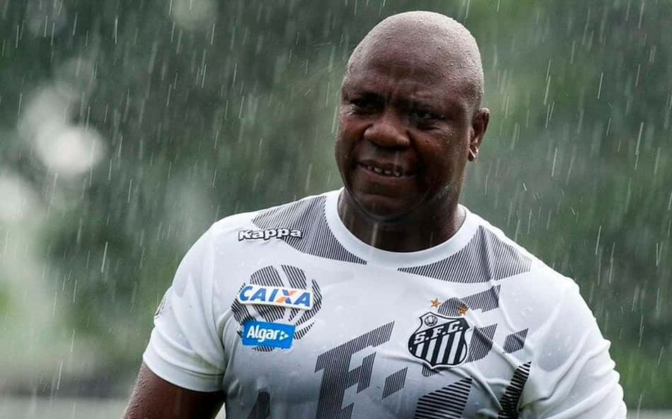 Arzul retorna ao Santos como preparador de goleiros após passagem pelo Guarani