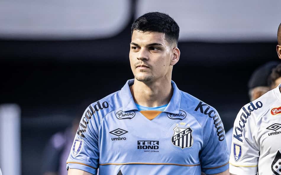 Ex-Santos critica atitude de Brazão em derrota na Sul-Americana: 'Não é assim'