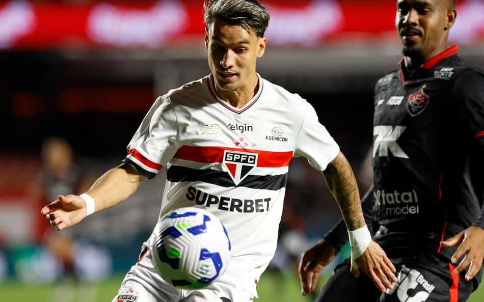 Veja gol em Vitória x São Paulo: Cacá abre o placar e Ramon amplia