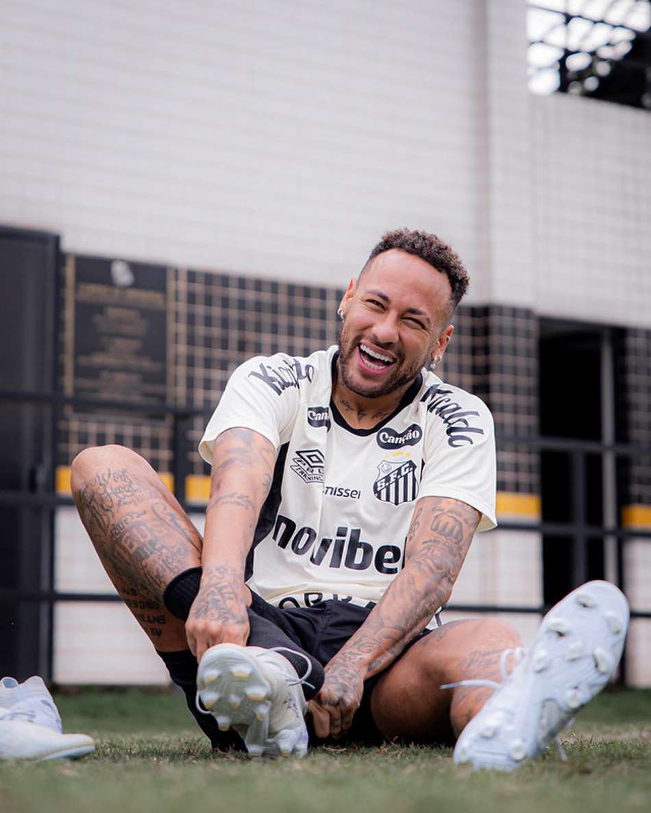 Neymar treina no CT Rei Pelé focado no duelo contra o Remo. (Foto: Raul Baretta/ Santos FC)
