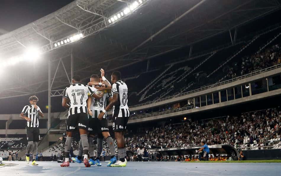 ANÁLISE: Três pontos são mais importantes que busca por alto nível do Botafogo em casa