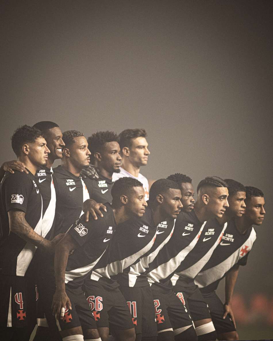 Time do Vasco perfilado (Foto: Matheus Lima/Vasco)