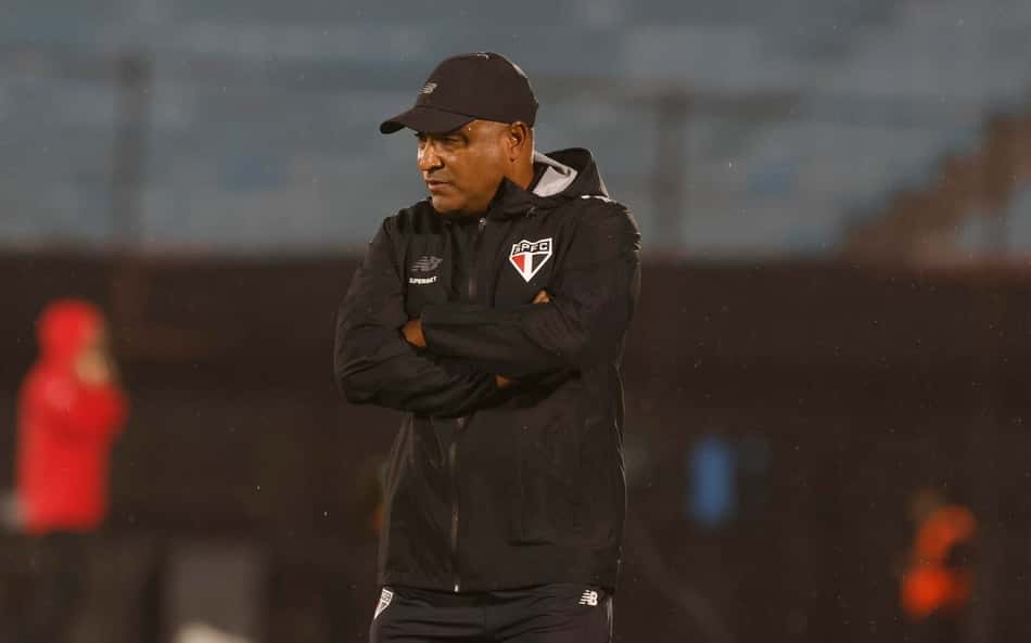 Roger Machado abre o jogo sobre estratégia para uso da base do São Paulo