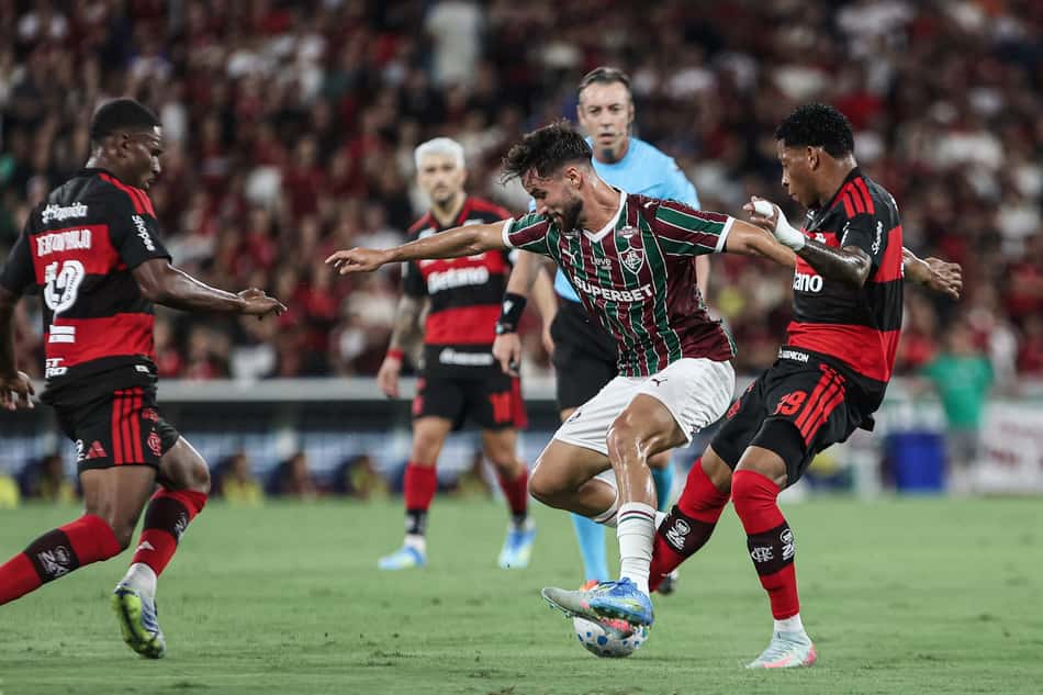 Martinelli em ação e Fluminense x Flamengo (Foto: Lucas Merçon/ Fluminense FC)