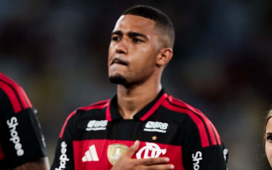 Samuel Lino antes de Fluminense x Flamengo (Foto: Gilvan de Souza/Flamengo)