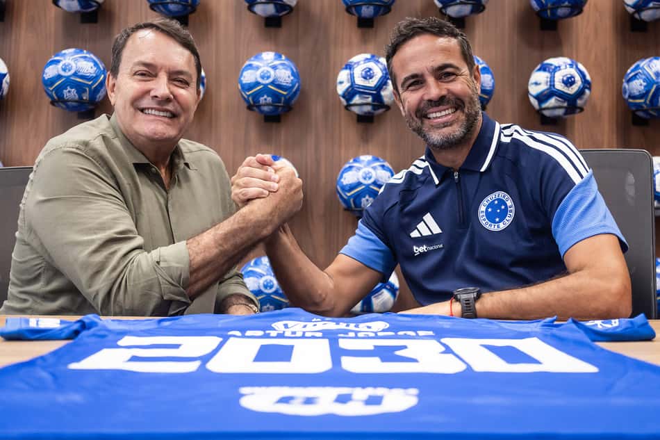Renovação do técnico Artur Jorge, na Toca 2 (Foto: Gustavo Aleixo/Cruzeiro)
