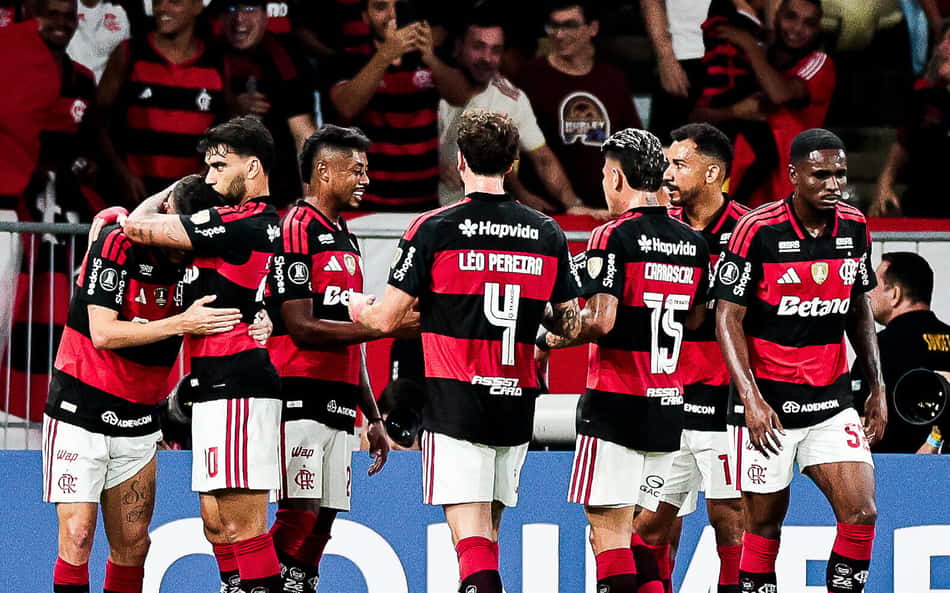 Ex-Fluminense marca contra o Flamengo e viraliza entre rivais: 'Carrasco'