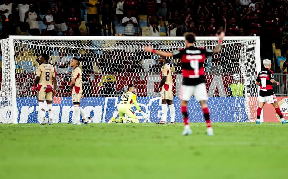 Flamengo x Medellín vira recado a Ancelotti: 'Vai pra Copa'
