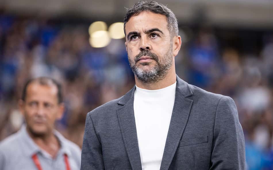 Artur Jorge destaca postura do Cruzeiro contra o Grêmio: 'Soubemos manter a serenidade'