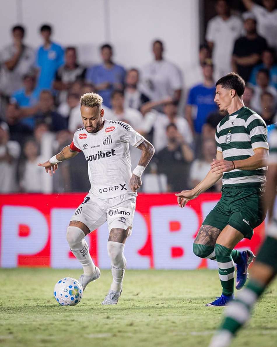 Mesmo com ações ofensivas, Neymar não consegue dar triunfo ao Santos (Fotos: Raul Baretta/ Santos FC)