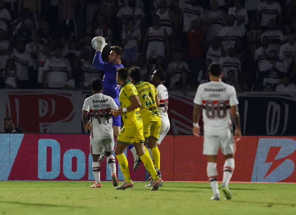 Luciano entra para história do São Paulo ao marcar o gol da vitória (Foto: Rubens Chiri / São Paulo FC)