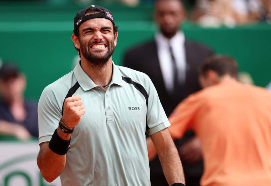 Matteo Berrettini vence Daniil Medvedev no Masters 1000 de Monte Carlo 2026 (Foto: Valery HACHE / AFP)